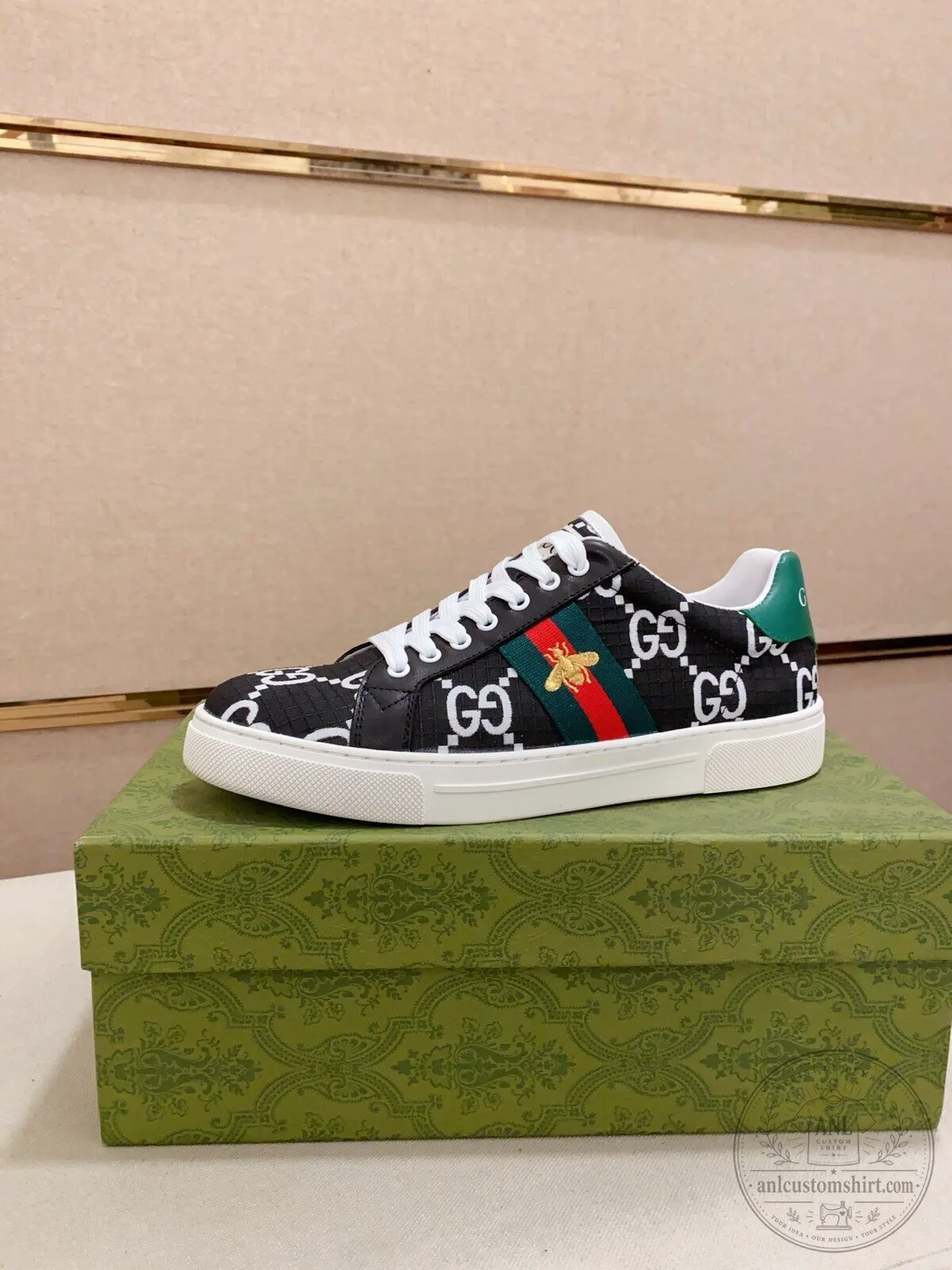 Gucci Bee Logo Black and White Patterned Fashion Sneakers 9 Gucci Bee Logo Black and White Patterned Fashion Sneakers