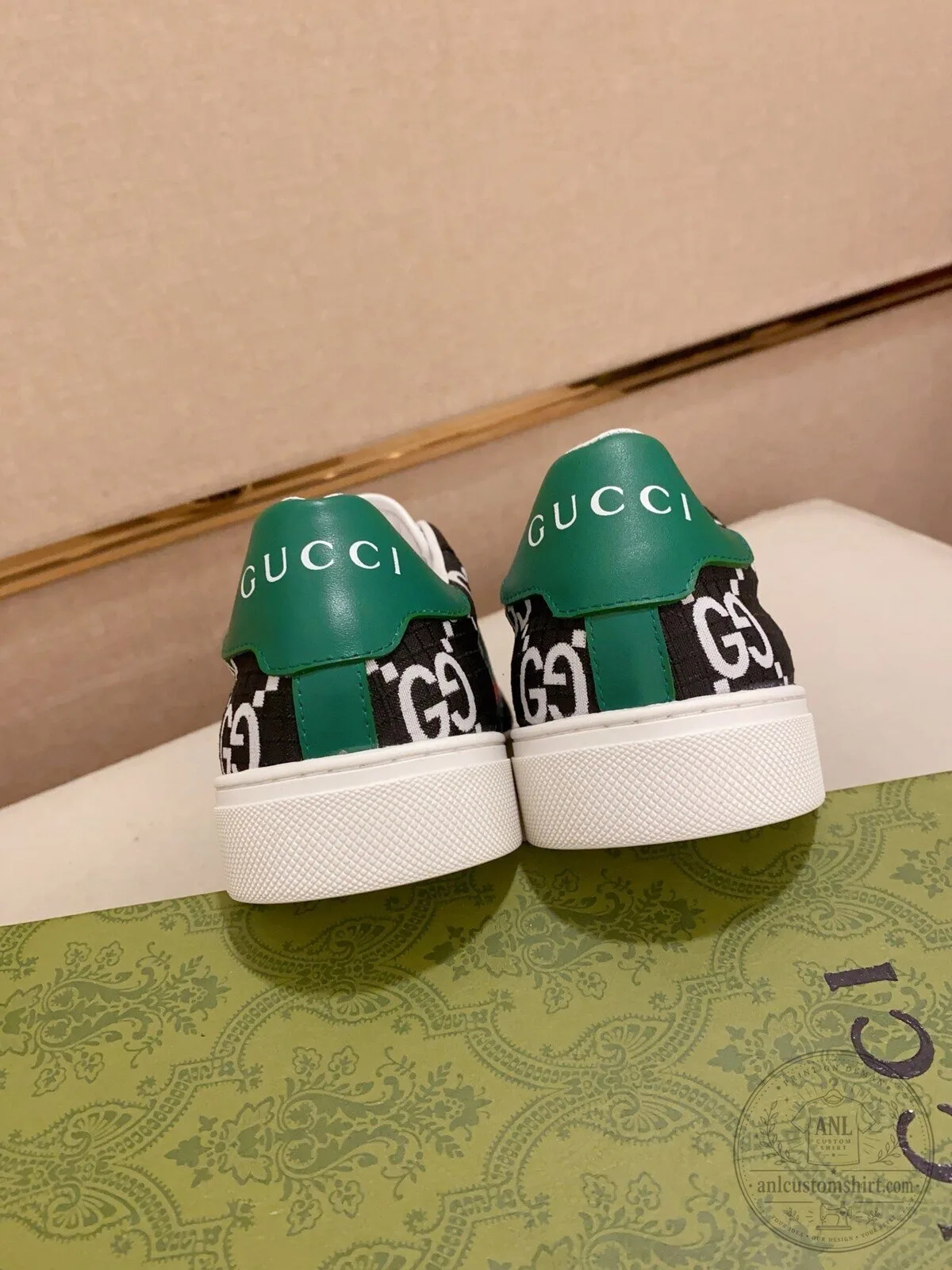 Gucci Bee Logo Black and White Patterned Fashion Sneakers 11 Gucci Bee Logo Black and White Patterned Fashion Sneakers